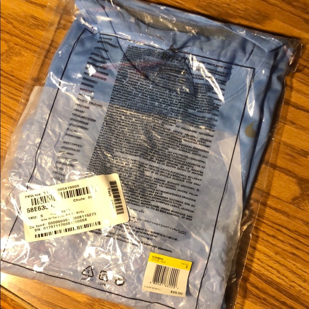 Nike women’s team legend training tee (L)